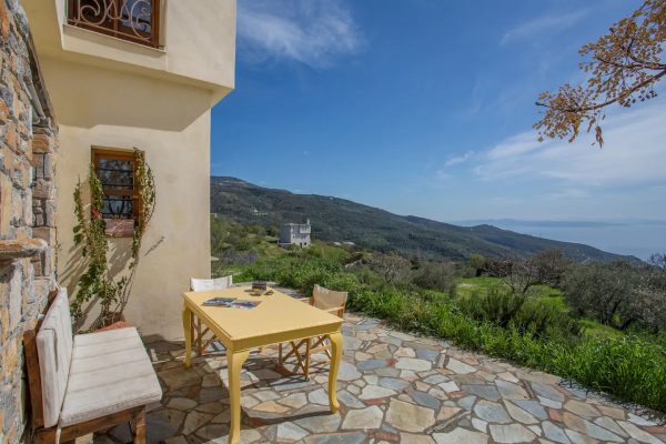 ARTISTIC HOUSE - Image 3